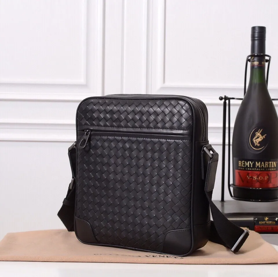 All categories 💚 Top version men’s bags 💚 BV 2024 new BV crossbody bag